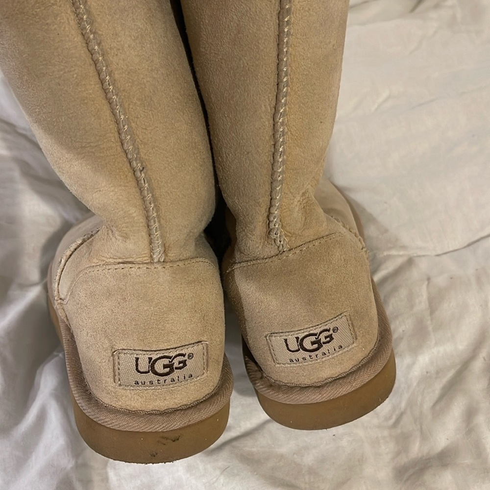 Women’s UGG Classic short 5825
